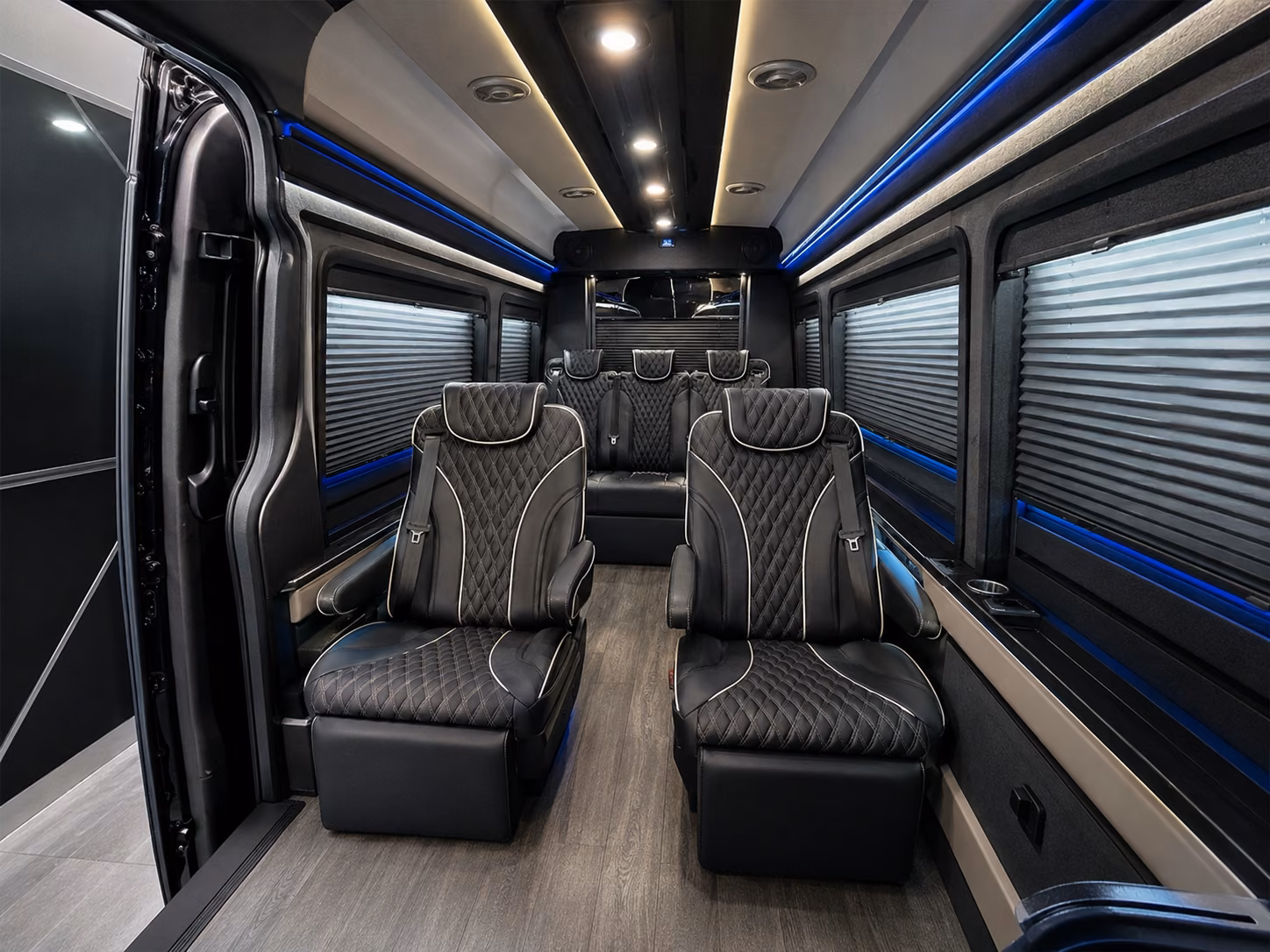 airport shuttle buses for cruise groups connecting through dtw