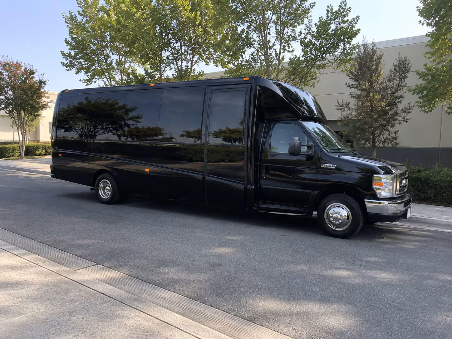 book a bus for cider mill and orchard tours around macomb county