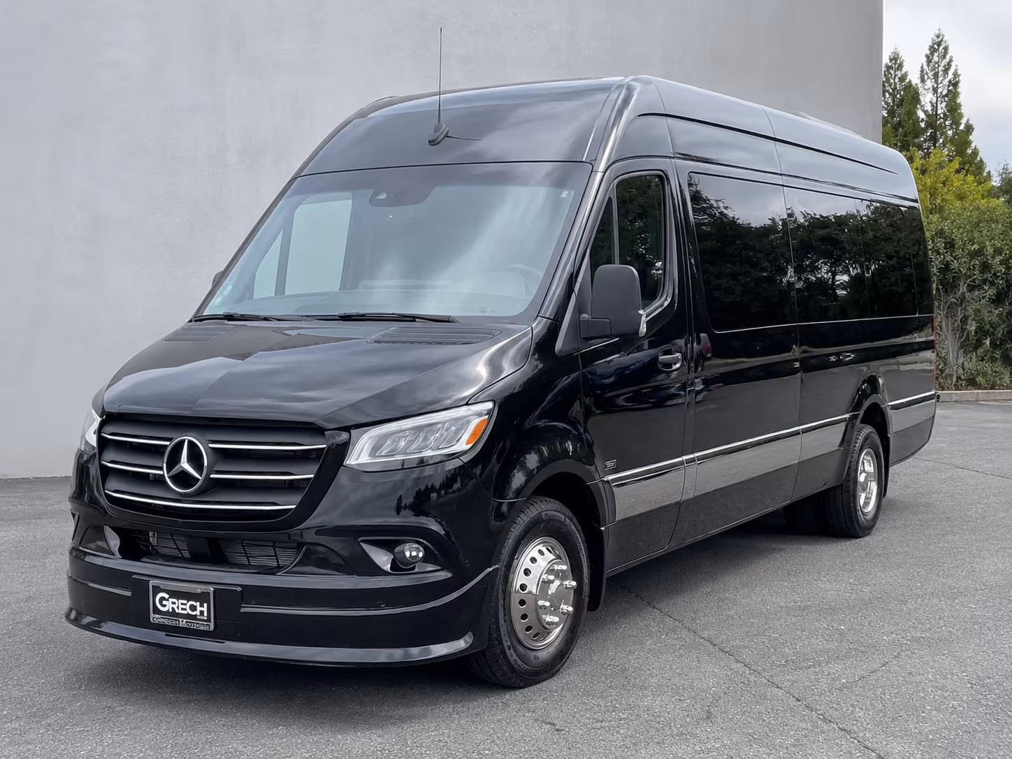 book the perfect ride for your next airport transfer 3
