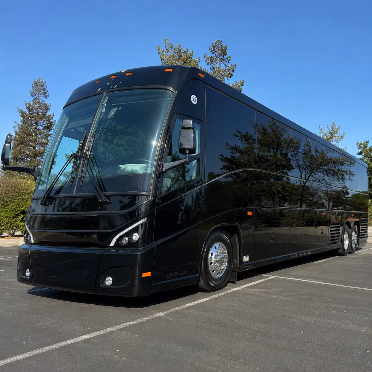 charter buses to pine knob music theatre shows from sterling heights