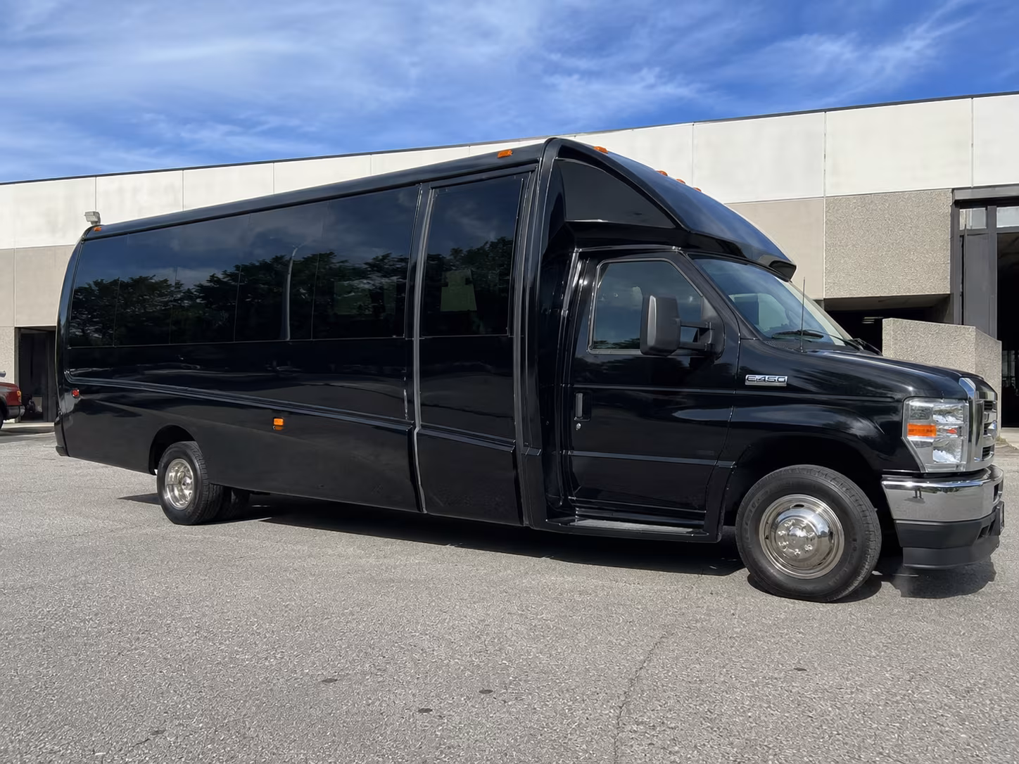 minibus and sprinter van rentals for small corporate groups in sterling heights