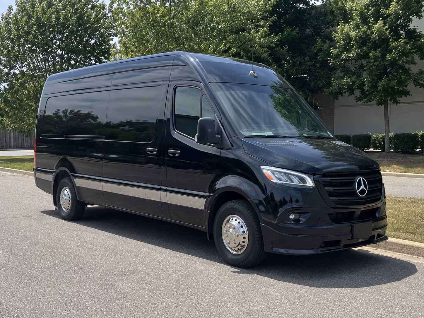 sprinter vans and minibuses for detroit city airport det transfers