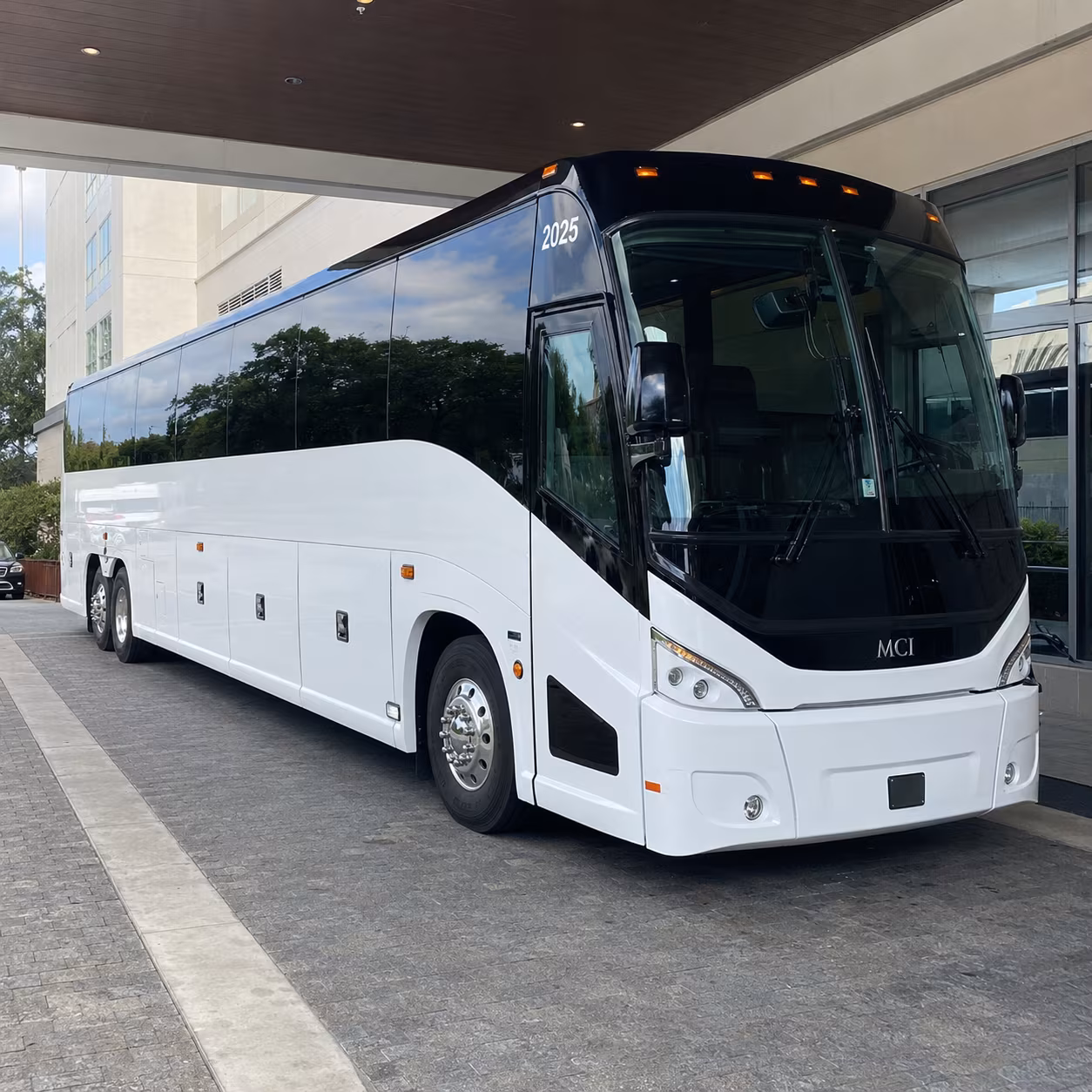 sterling heights 54 passenger charter bus