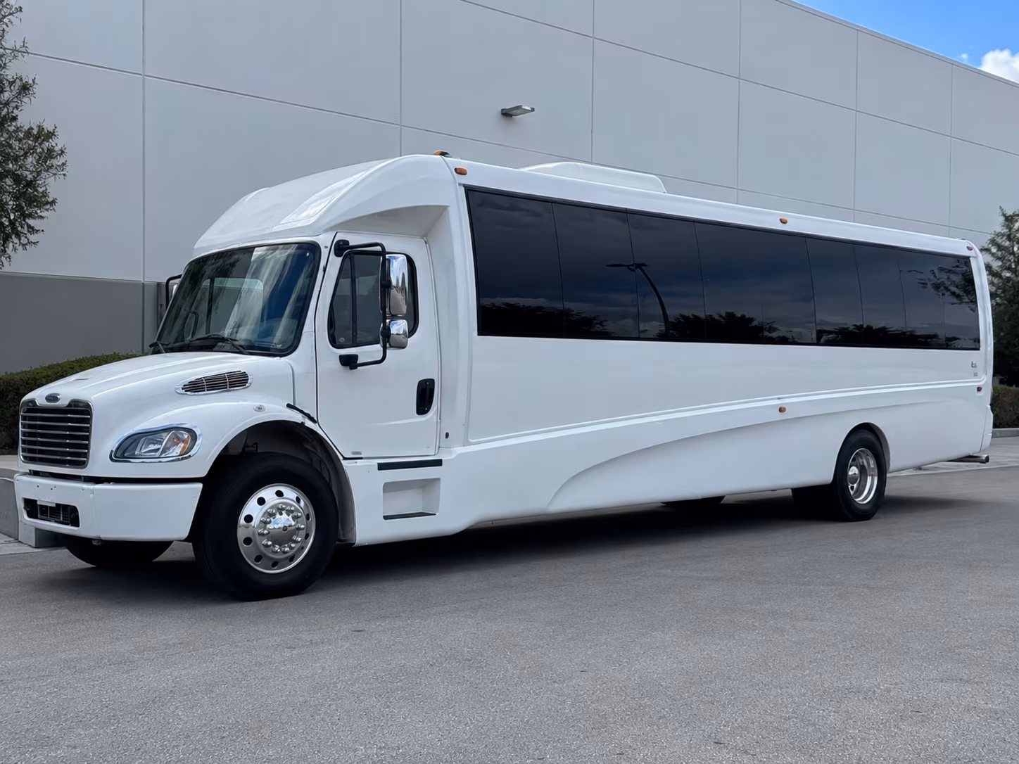 sterling heights quinceanera sweet 16 party bus rental